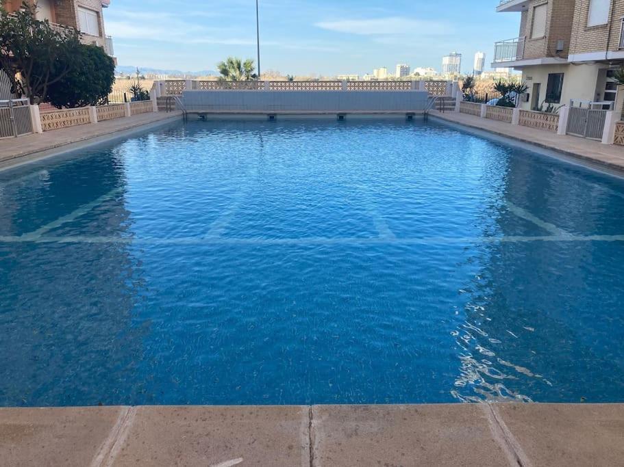 Coqueto Apartamento De Playa Con Piscina Y Terraza Valência Exterior foto